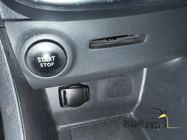 Renault Clio Estate 0.9 TCe Limited 2018 Benzine 22