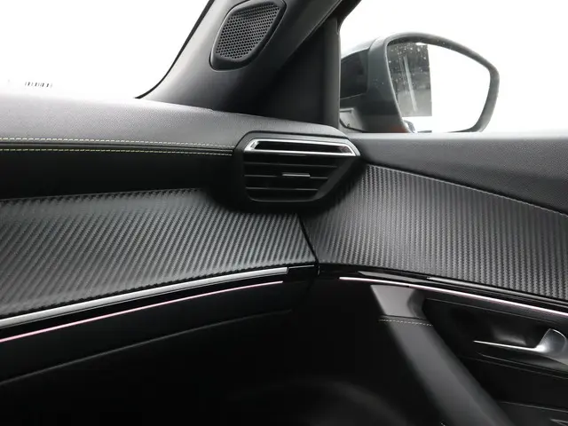 Peugeot e-2008 EV GT PACK 50 kWh 2021 Elektrisch 44