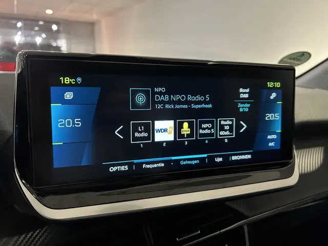 Peugeot e-208 EV Allure Pack 50 kWh 2022 Elektrisch 31