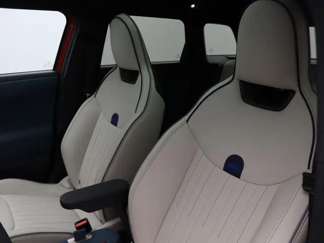 MINI Aceman SE Favoured XL 54.2 kWh 2025 Elektrisch 11