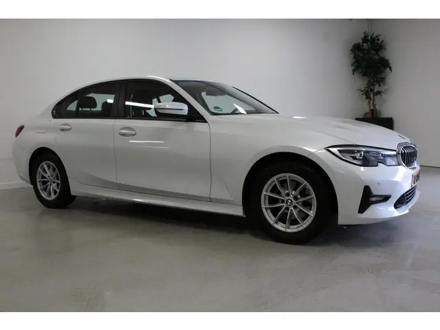 BMW 3 Serie 318d Executive Edition 2020 Hybride Diesel 2