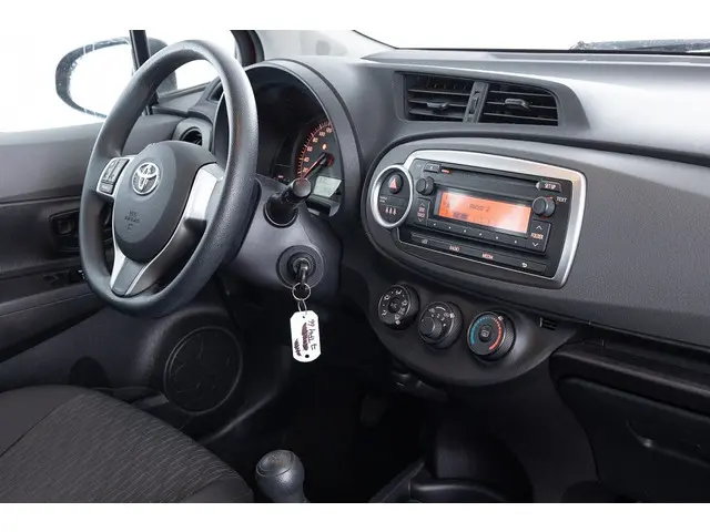 Toyota Yaris 1.0 VVT-i Now ✅ 1e Eigenaar 2014 Benzine 3