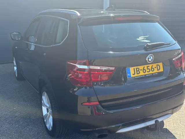 BMW X3 XDrive20i High Executive 2013 Benzine 9
