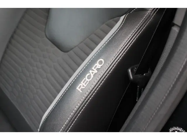 Ford Focus 2.0 ST kleppenuitlaat 2017 Benzine 16