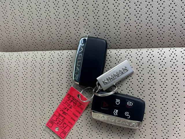 Jaguar XF 3.0 Portfolio AWD 2016 Benzine 44