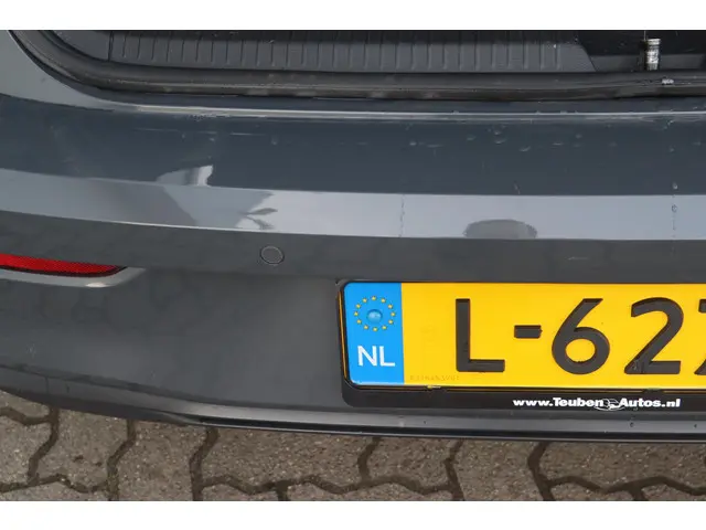 Volkswagen Golf 1.0 eTSI Life Business 2020 Benzine 17