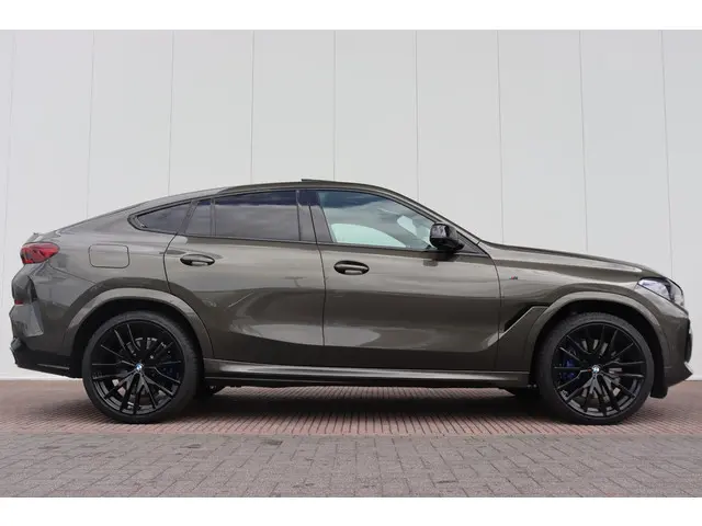 BMW X6 M50i High Executive 2021 Benzine 4