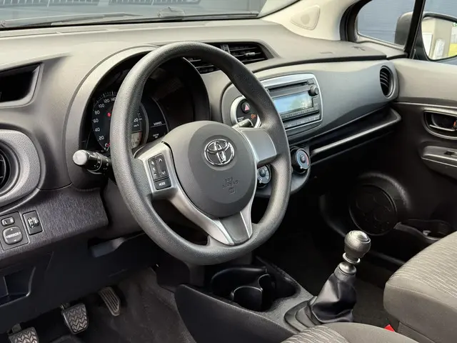 Toyota Yaris 1.3 VVT-i Dynamic 2013 Benzine 14