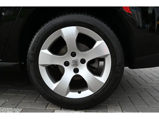 Peugeot 3008 1.6 THP Crossway 2015 Benzine 12