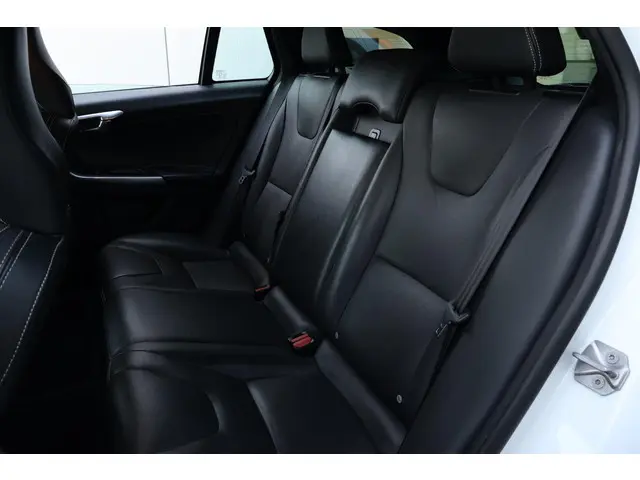 Volvo V60 2.0 T3 Polar+ Dynamic 2017 Benzine 11