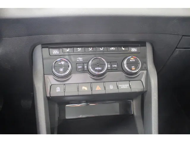 Škoda Karoq 1.0 TSI Ambition 2022 Benzine 21