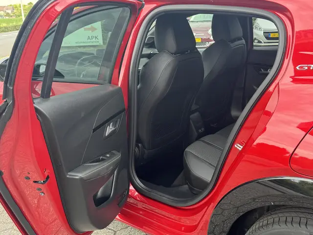 Peugeot 208 1.2 PureTech GT-Line 2020 Benzine 21