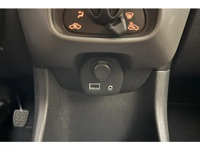 Peugeot 108 1.0 e-VTi Active 2021 Benzine 19