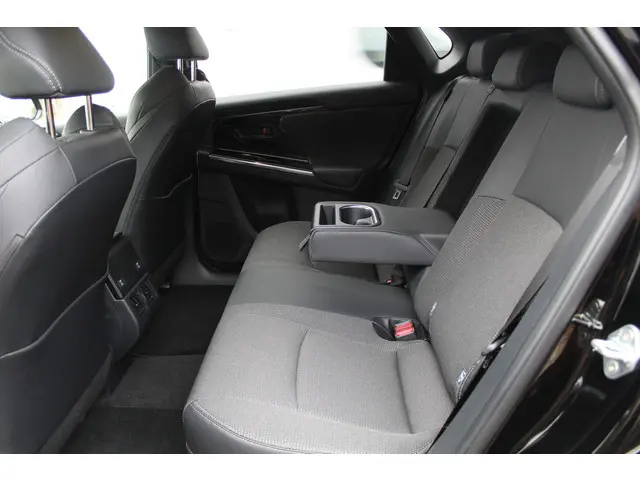 Toyota bZ4X Dynamic 71 kWh 2024 Elektrisch 14