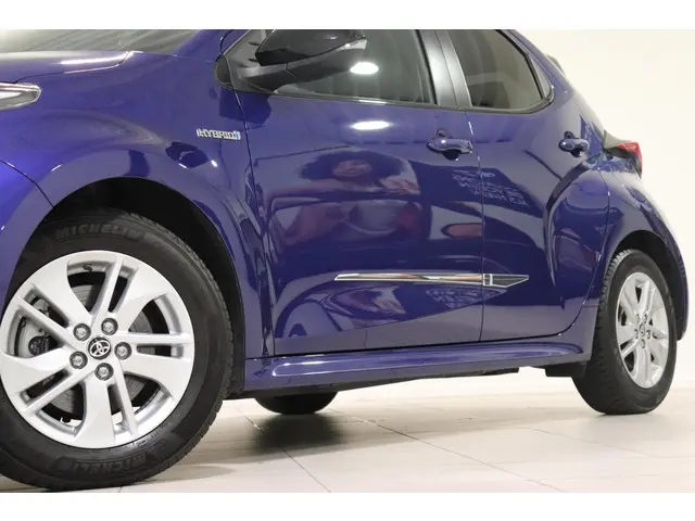 Toyota Yaris 1.5 Hybrid Executive, 2020 Hybride Benzine 6