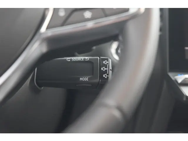Renault Captur Mild Hybrid 160 EDC Techno 2024 Benzine 37
