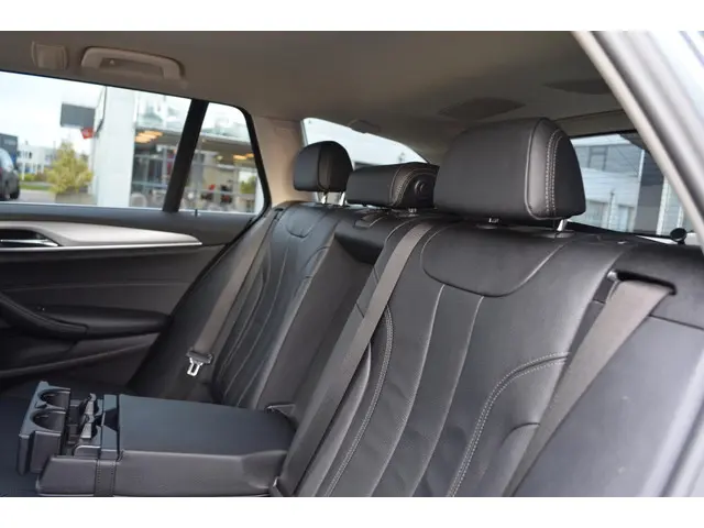 BMW 5 Serie 540i xDrive Touring 340 pk 2017 Benzine 10