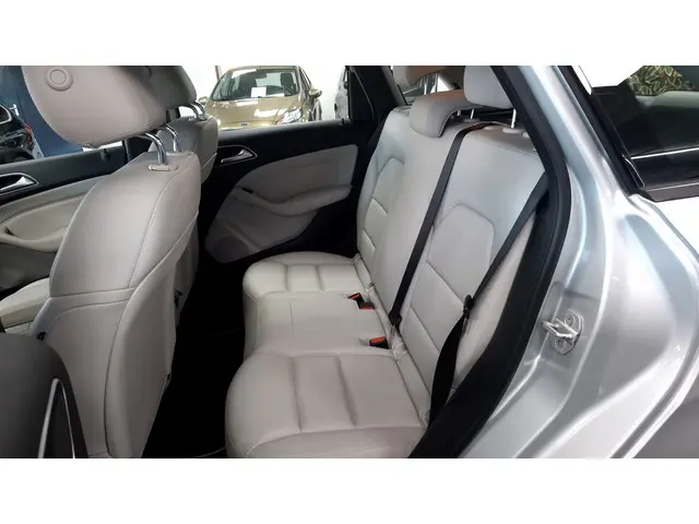 Mercedes-Benz B-Klasse 180 Ambition 2013 Benzine 18