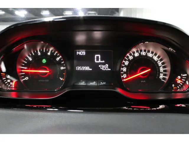 Peugeot 208 1.0 VTi Access 2014 Benzine 18