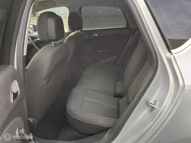 Opel Astra 1.4 Turbo Business + 2014 Benzine 14