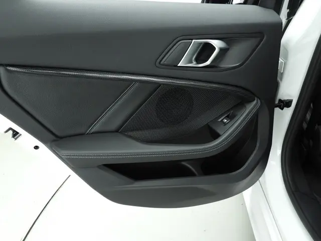 BMW 1 Serie 5-deurs 118i 2022 Benzine 25