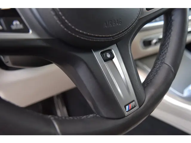 BMW X5 xDrive40i M-Sport High Executive 2018 Benzine 35