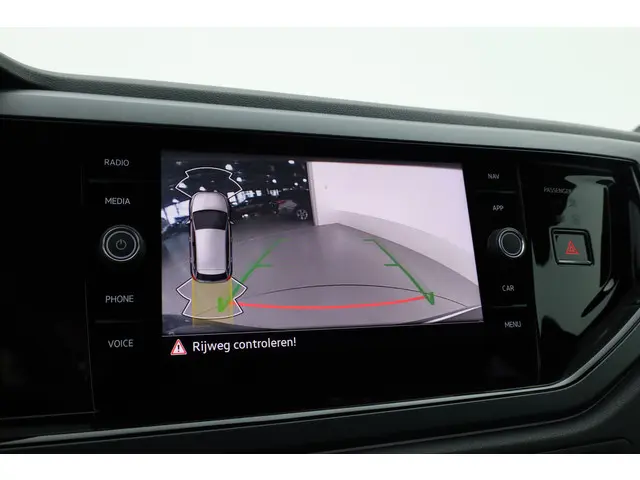 Volkswagen Polo 1.0 TSI R-Line DSG 2025 Benzine 26