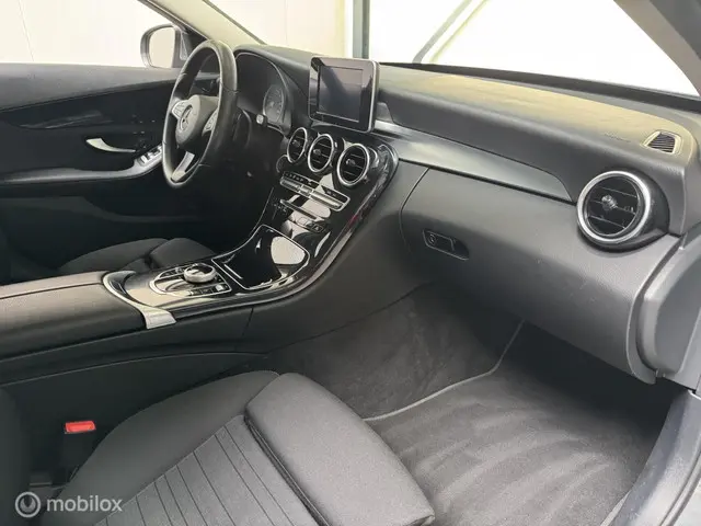 Mercedes-Benz C-Klasse 180 Lease Edition 2017 Benzine 12