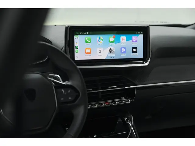 Peugeot 2008 PureTech 130 EAT8 Allure 2024 Benzine 3