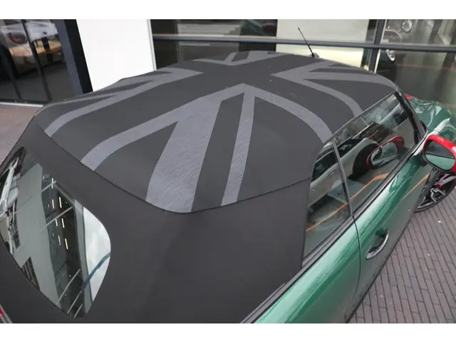 MINI Cabrio 2.0 JCW 2025 Benzine 11