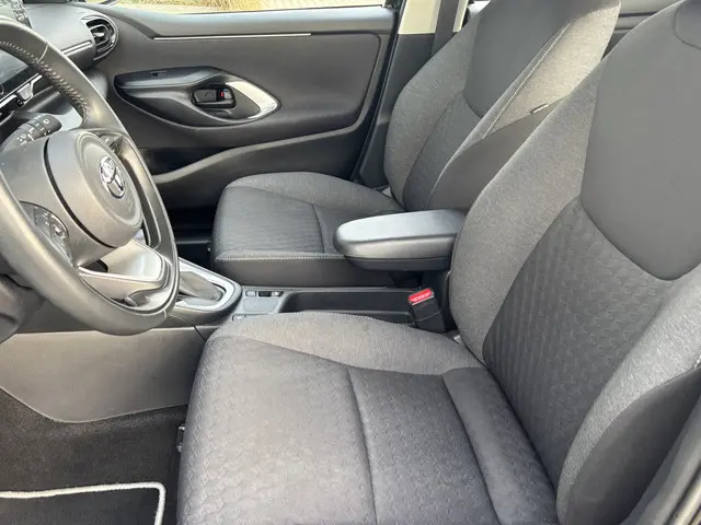 Toyota Yaris 1.5 Hybrid Active 2023 Hybride Benzine 16