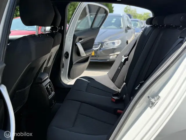 BMW 1 Serie 116i Business+, Automaat, 5 deurs 2012 Benzine 8