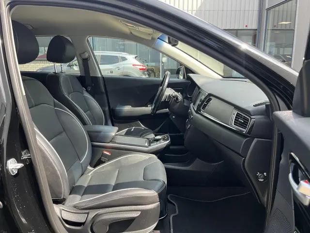 Kia e-Niro ExecutiveLine 64 kWh 2019 Elektrisch 32