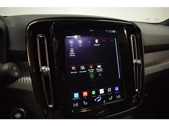 Volvo XC40 T3 163pk AUT8 R-Design 2019 Benzine 24