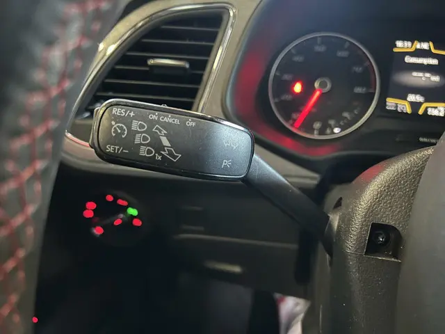 SEAT Leon 1.4 EcoTSI FR Apple CarPlay PANO 2016 Benzine 21