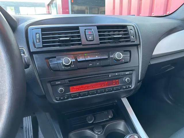 BMW 1 Serie 116i // Airco // Cruise control 2012 Benzine 12