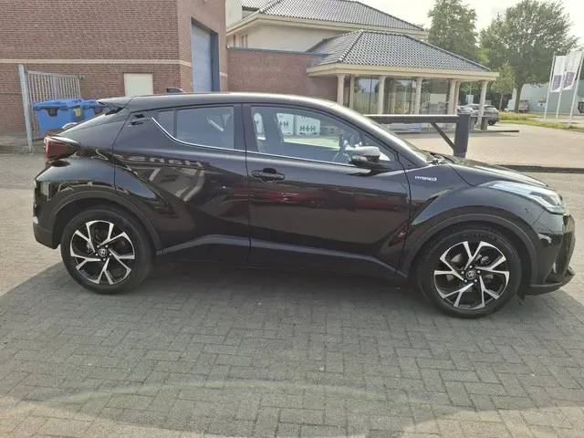 Toyota C-HR 1.8 Hybrid Dynamic 2022 Hybride Benzine 6