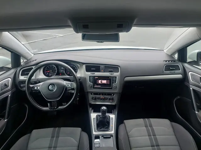 Volkswagen Golf 1.0 TSI Comfortline 2016 Benzine 12