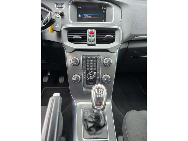 Volvo V40 Volvo v40 1.6 T2 Summum topstaat 2013 Benzine 9