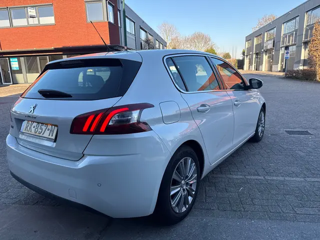 Peugeot 308 1.2 PureTech Allure 2017 Benzine 6