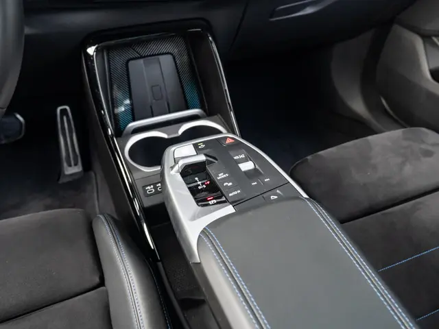 BMW X2 sDrive20i 2024 Benzine 12