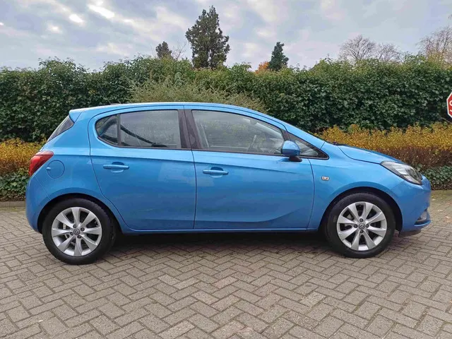 Opel Corsa 1.4 Favourite navi 2018 Benzine 18