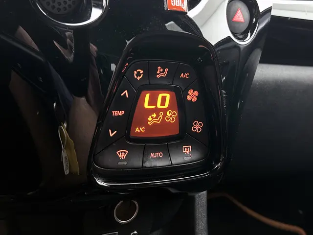 Toyota Aygo 1.0 VVT-i x-JBL 2021 Benzine 8