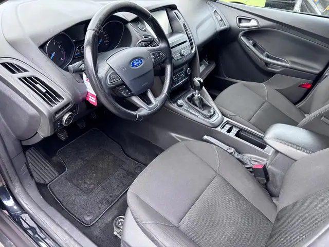 Ford Focus Wagon 1.0 EcoBoost Titanium 2015 Benzine 18