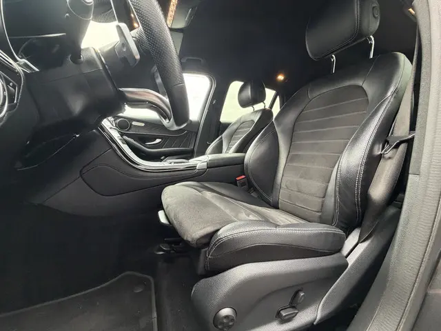 Mercedes-Benz GLC 300 4MATIC Advantage 2020 Benzine 19