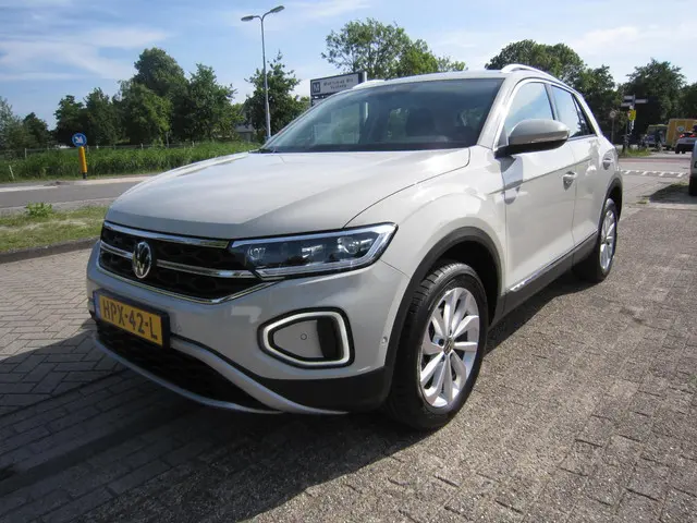Volkswagen T-Roc 1.5 TSI Aut R-Line Edition 2024 Benzine