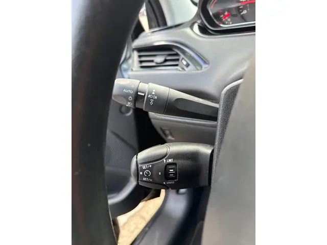 Peugeot 208 1.2 VTi Envy | airco | navi 2014 Benzine 14