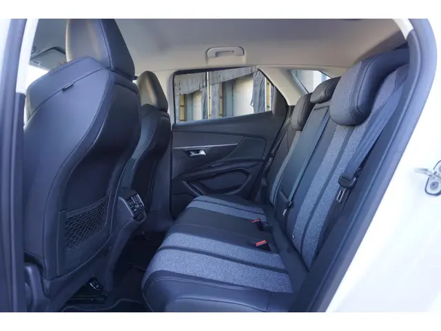 Peugeot 3008 1.6 e-THP GT Line 2018 Benzine 14