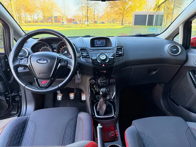Ford Fiesta 1.0 EcoBoost Red/Black Edition ST 2014 Benzine 8