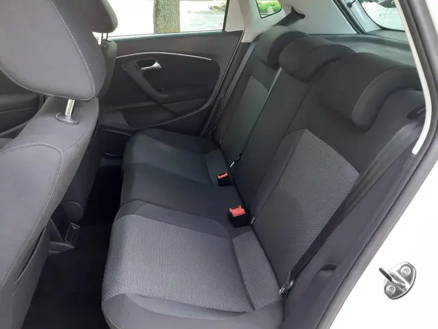 Volkswagen Polo 1.2 TSI Highline *Cruise*Navi* 2016 Benzine 9